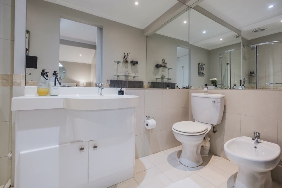 To Let 2 Bedroom Property for Rent in Green Point Western Cape
